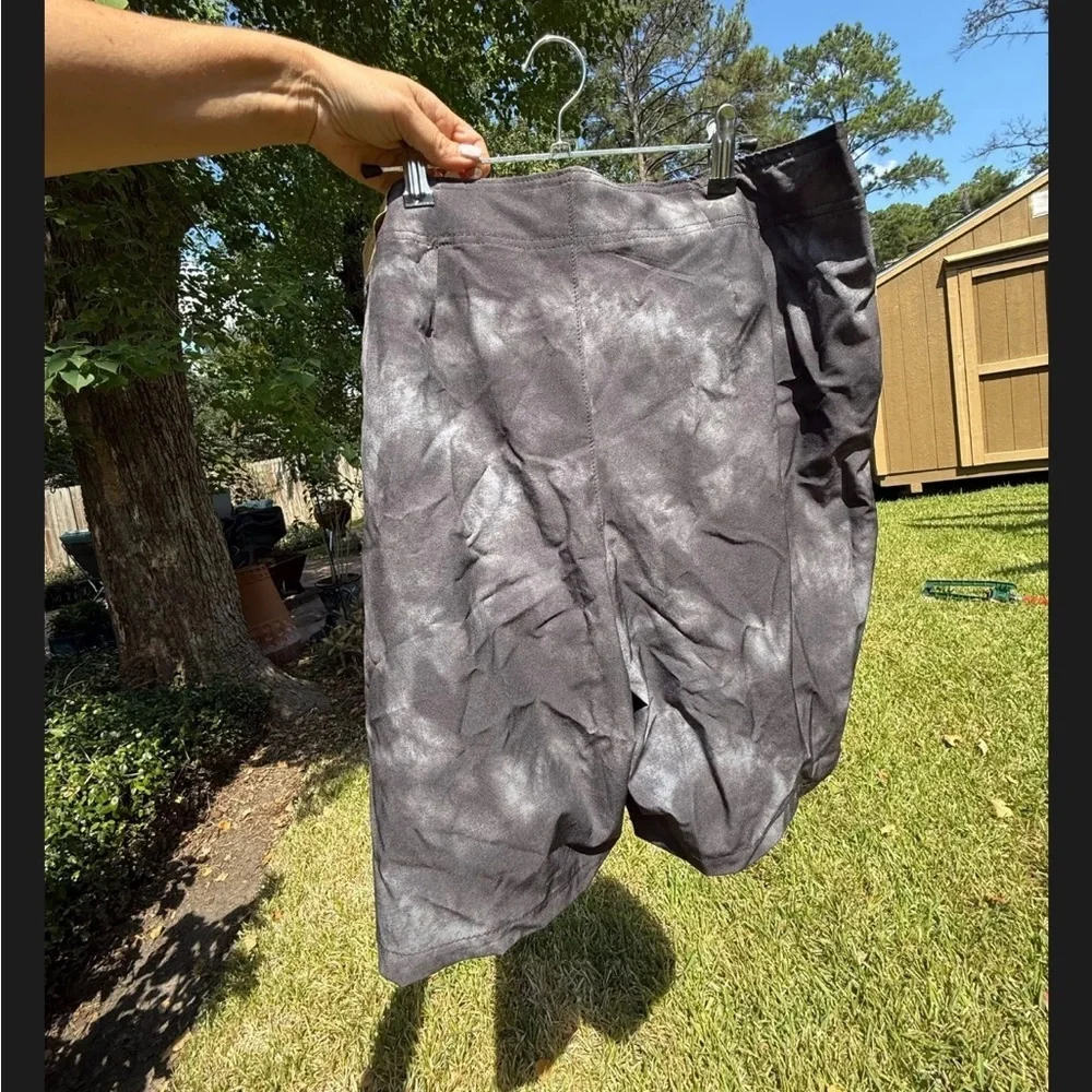 Hollister Classic Fit Swim Trunks Size 32 Black Tie Dye Epic Flex Board Shorts